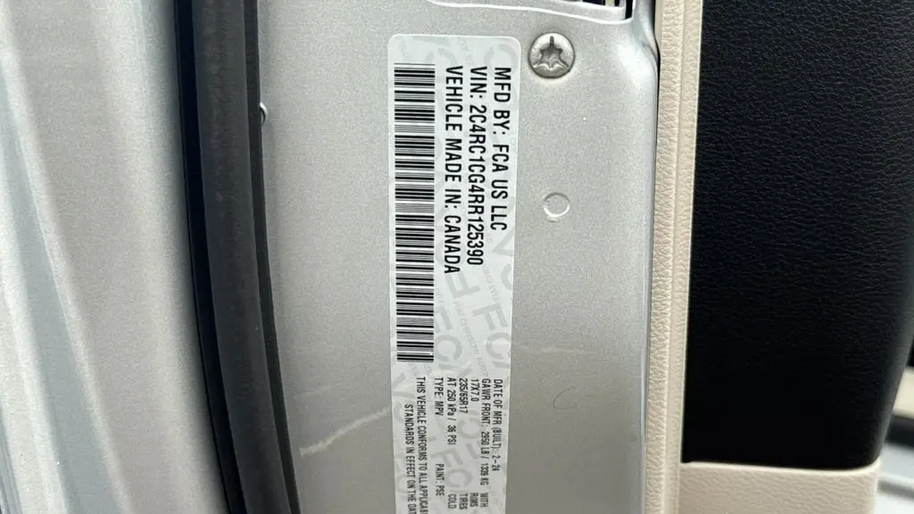 2024 Chrysler Voyager LX
