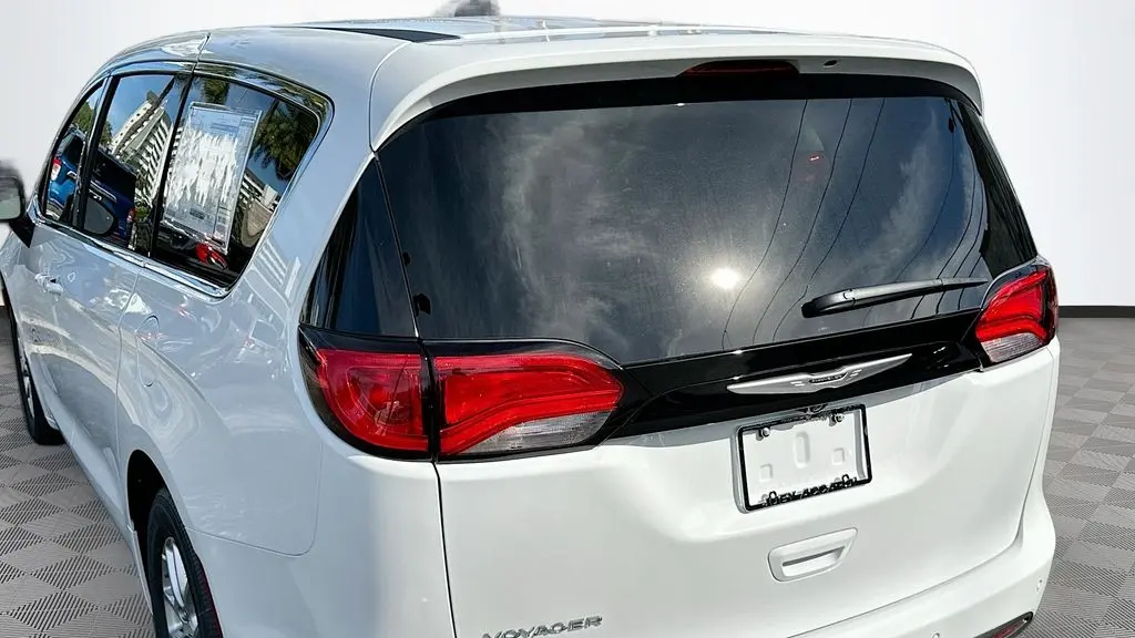 2026 Chrysler Voyager LX