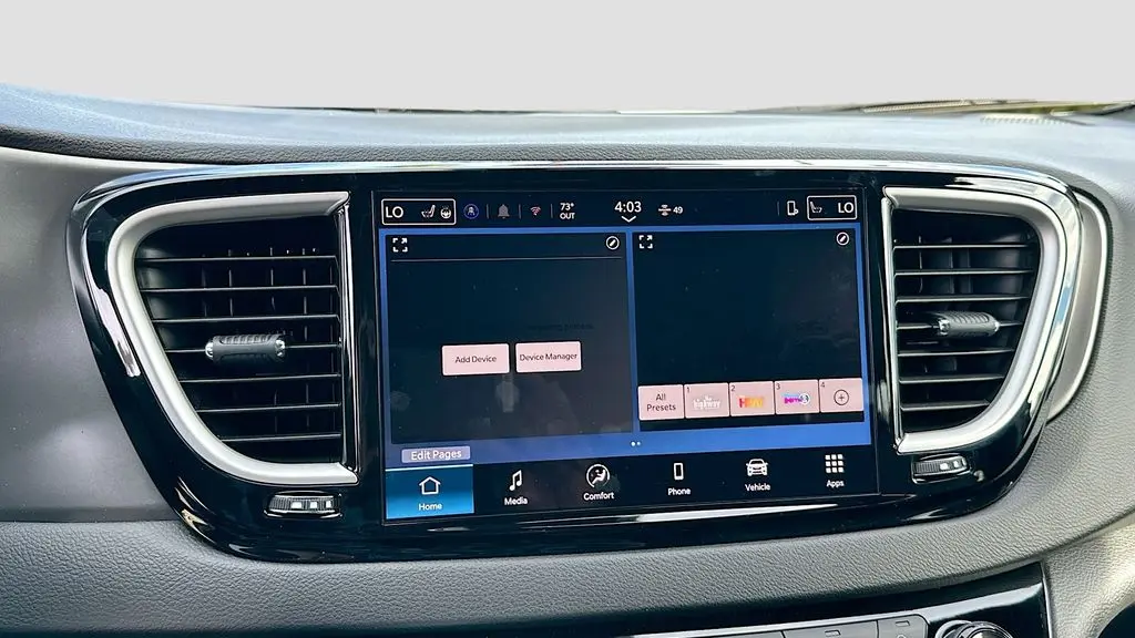 2026 Chrysler Voyager LX
