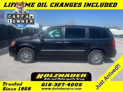 Photo of a 2014 Chrysler Town And Country Touring-L 4DR Mini-Van for sale