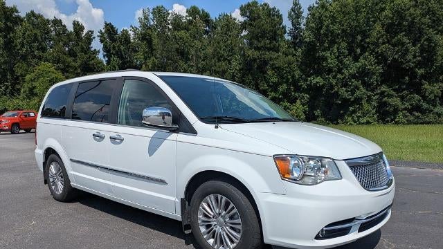 2015 Chrysler Town and Country Touring-L