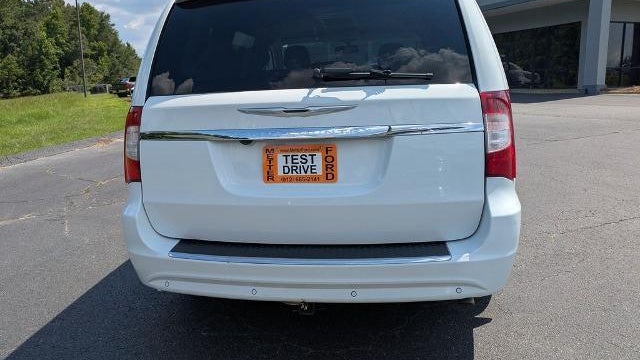 2015 Chrysler Town and Country Touring-L