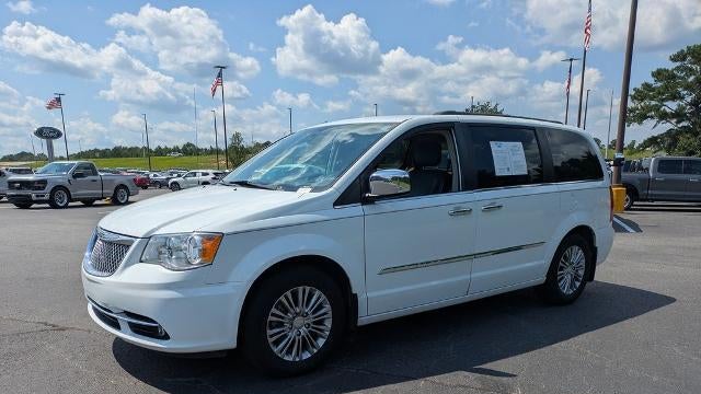 2015 Chrysler Town and Country Touring-L