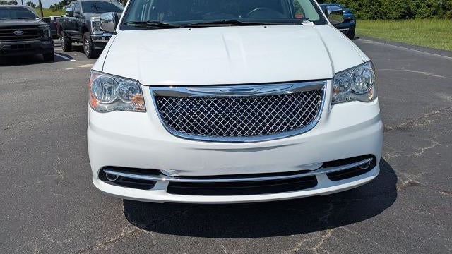 2015 Chrysler Town and Country Touring-L