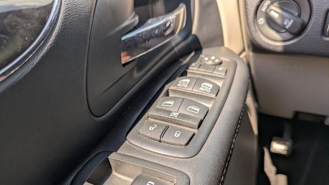 2015 Chrysler Town and Country Touring-L