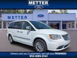 2015 Town and Country Thumbnail 1