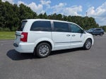 2015 Town and Country Thumbnail 4