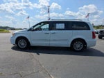 2015 Town and Country Thumbnail 7