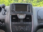 2015 Town and Country Thumbnail 21