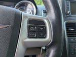 2015 Town and Country Thumbnail 29