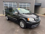 2016 Town and Country Thumbnail 3