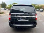 2016 Town and Country Thumbnail 6