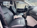 2016 Town and Country Thumbnail 11