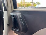 2016 Town and Country Thumbnail 18