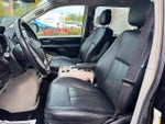 2016 Town and Country Thumbnail 22