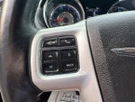 2016 Town and Country Thumbnail 26
