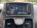 2016 Town and Country Thumbnail 28