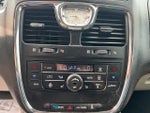 2016 Town and Country Thumbnail 29