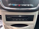 2016 Town and Country Thumbnail 30