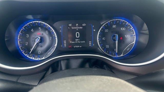 2023 Chrysler Voyager LX