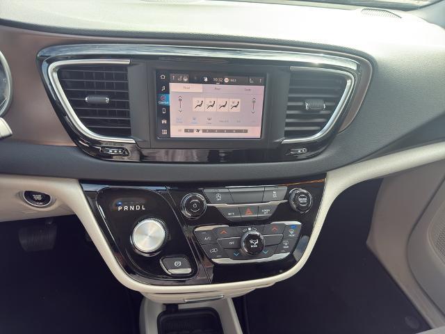2023 Chrysler Voyager - $22,186