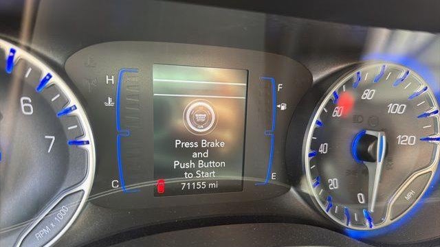 2023 Chrysler Voyager LX