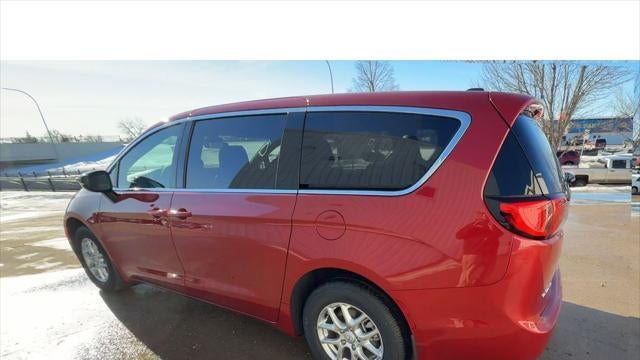 2026 Chrysler Voyager LX