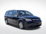 2015 Town and Country Thumbnail 1