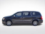2015 Town and Country Thumbnail 9