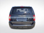 2015 Town and Country Thumbnail 13