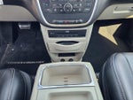 2015 Town and Country Thumbnail 29