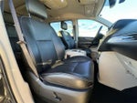 2015 Town and Country Thumbnail 20