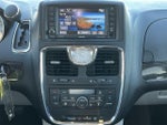 2015 Town and Country Thumbnail 25