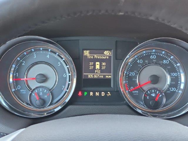 2015 Chrysler Town And Country - $10,995