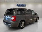 2016 Town and Country Thumbnail 7
