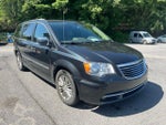 2016 Town and Country Thumbnail 3