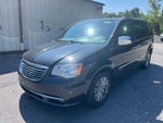 2016 Town and Country Thumbnail 9