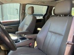 2016 Town and Country Thumbnail 11