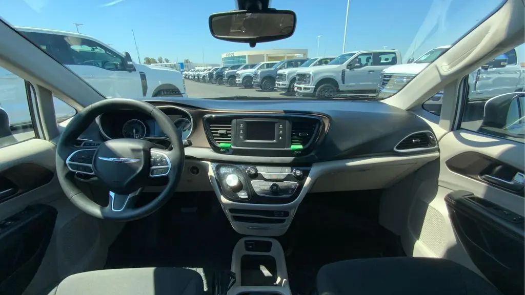 2017 Chrysler Pacifica LX