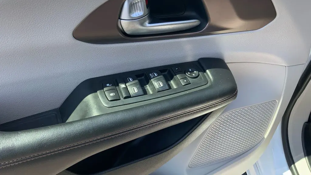 2017 Chrysler Pacifica LX