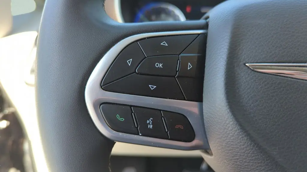 2024 Chrysler Voyager LX
