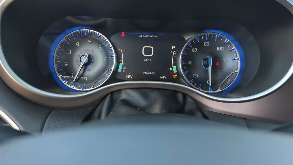 2024 Chrysler Voyager LX