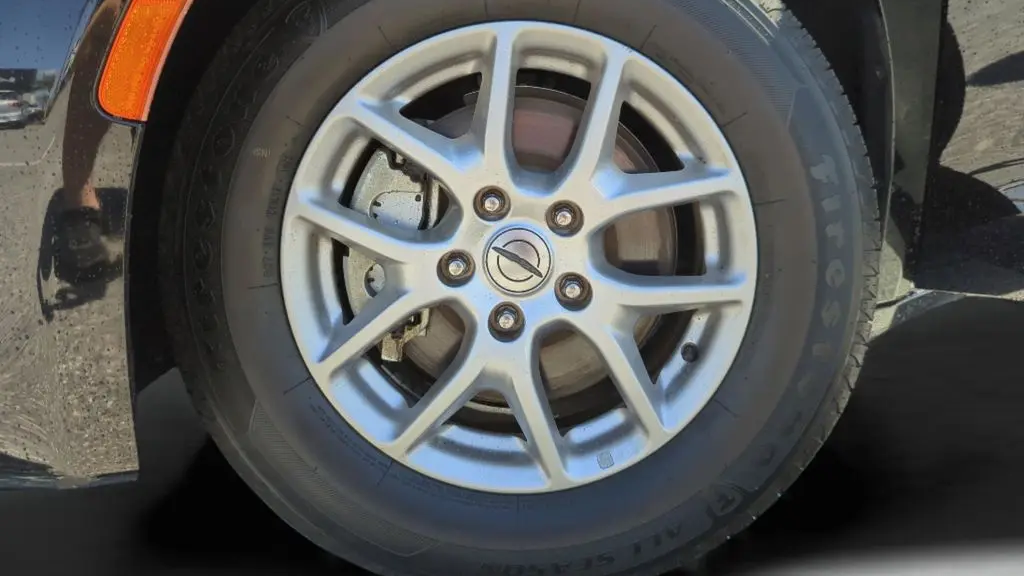 2024 Chrysler Voyager LX