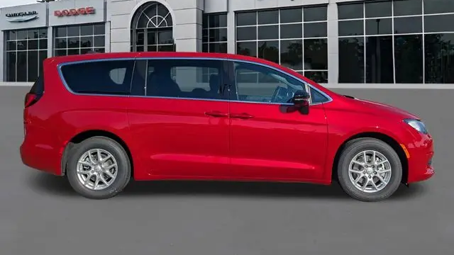 2026 Chrysler Voyager LX