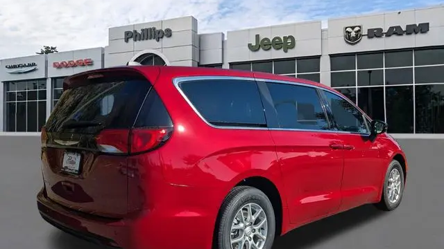 2026 Chrysler Voyager LX