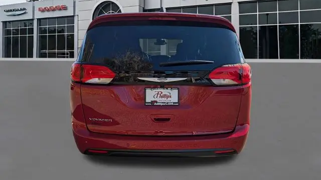 2026 Chrysler Voyager LX
