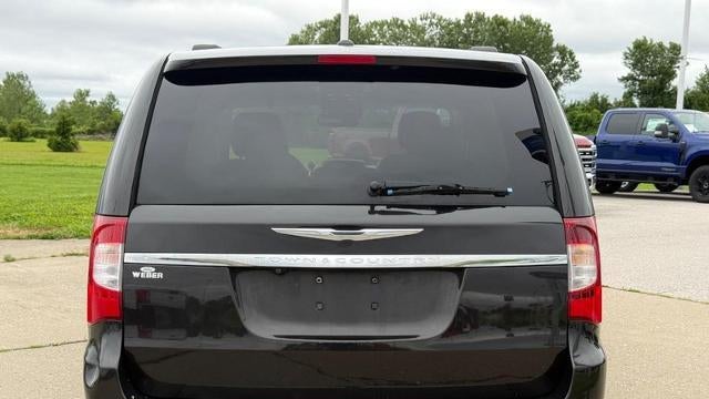 2014 Chrysler Town and Country Touring-L