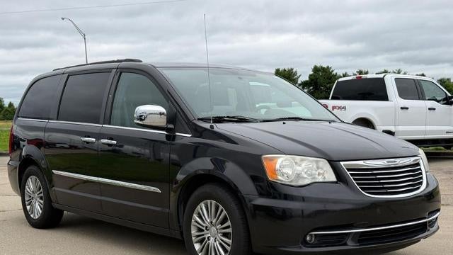 2014 Chrysler Town and Country Touring-L