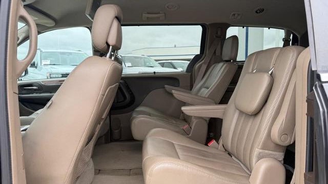 2014 Chrysler Town and Country Touring-L