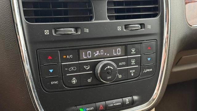 2014 Chrysler Town and Country Touring-L